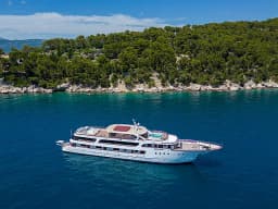 Motoryacht in Split / Port of Split / East Harbour thumbnail 7