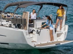 Dufour 470 in Mallorca / Palma de Mallorca / La Lonja Marina Charter thumbnail 10