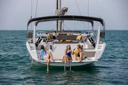 Dufour 470 in Mallorca / Palma de Mallorca / La Lonja Marina Charter thumbnail 11