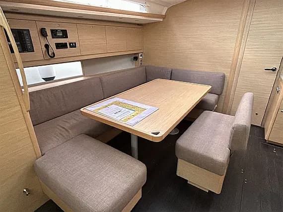 Dufour 470 in Mallorca / Palma de Mallorca / La Lonja Marina Charter - Photo 3