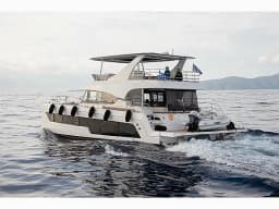 Aventura 50 MY in Athens / Alimos Marina thumbnail 2