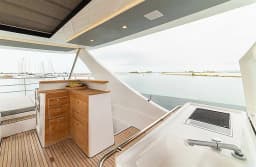 Aventura 50 MY in Athens / Alimos Marina thumbnail 18