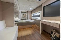 Aventura 50 MY in Athens / Alimos Marina thumbnail 19