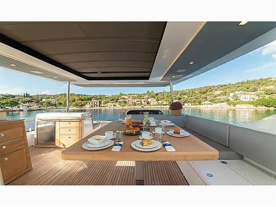 Aventura 50 MY in Athens / Alimos Marina - Photo 4