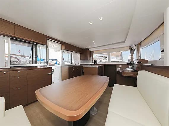 Lagoon 450 in Sukošan / D-Marin Dalmacija Marina - Photo 3