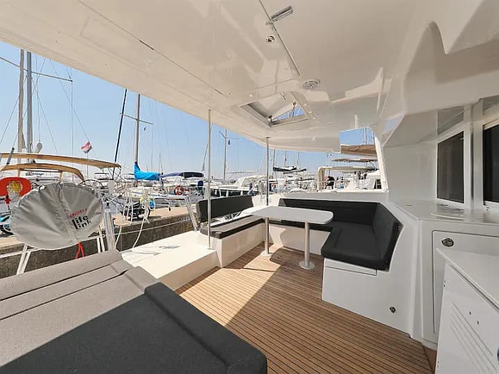 Lagoon 450 in Sukošan / D-Marin Dalmacija Marina - Photo 4