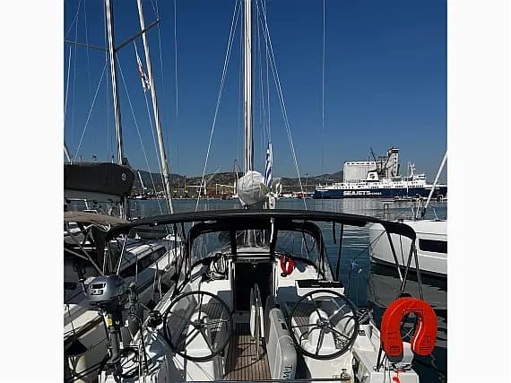 Oceanis 30.1 in Volos / Port of Volos - Photo 1