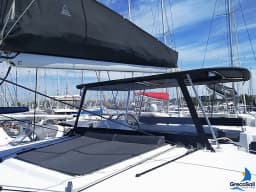 Lagoon 450 Fly in Paros port thumbnail 10