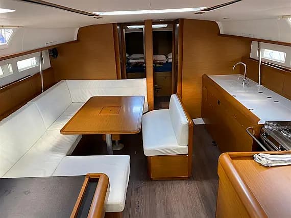 Sun Odyssey 519 in Sal / Palmeira / Sal Harbour - Photo 3