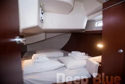 Hanse 415 in Lavrion Main Port thumbnail 13