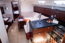 Hanse 415 in Lavrion Main Port thumbnail 14