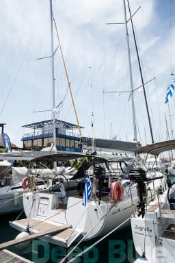 Hanse 415 in Lavrion Main Port thumbnail 18