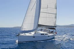 Hanse 415 in Lavrion Main Port thumbnail 5