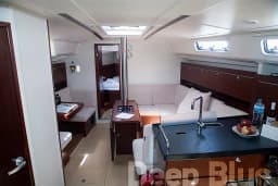 Hanse 415 in Lavrion Main Port thumbnail 6
