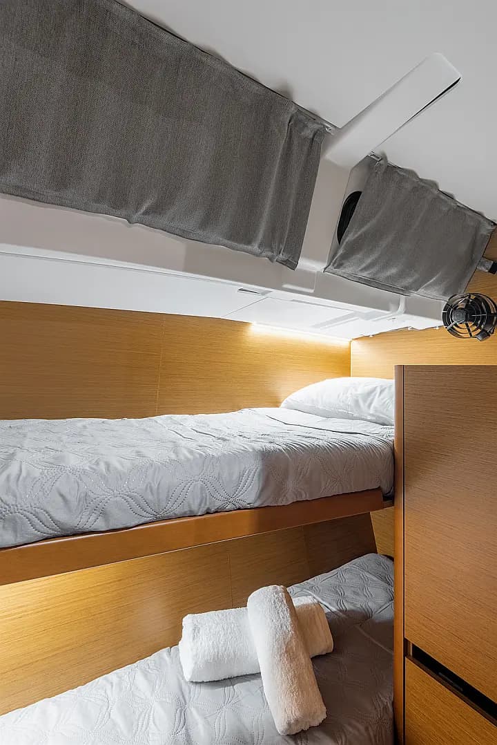 Sun Odyssey 490 in Athens / Alimos Marina - Photo 5