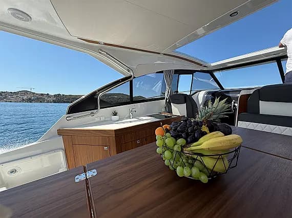 Grandezza 34 OC in Trogir / SCT Marina Trogir - Photo 3