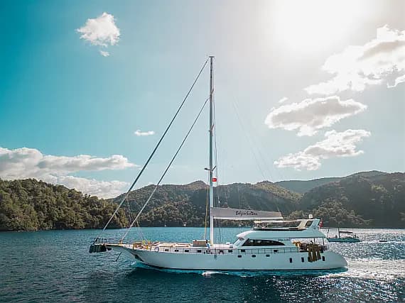 Motoryacht in Fethiye port - image 1