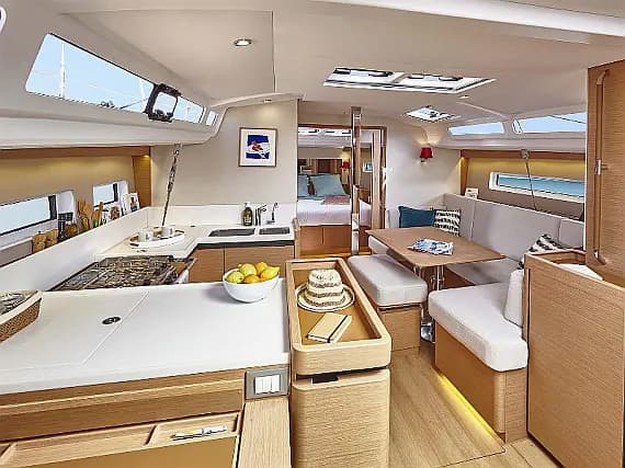 Sun Odyssey 440 in Sicily / Furnari / Marina Portorosa - Photo 3