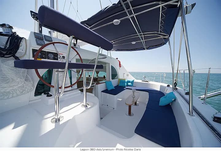 Lagoon 380 in Sardinia / Portisco / Cala dei Sardi - Photo 5