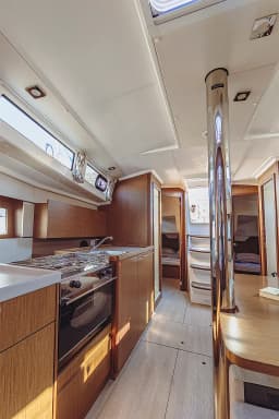 Oceanis 38.1 in Marmaris / Netsel Marmaris Marina thumbnail 13