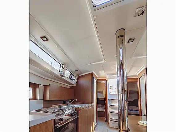 Oceanis 38.1 in Marmaris / Netsel Marmaris Marina - Photo 3