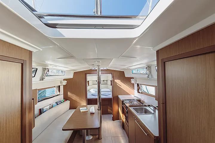 Oceanis 38.1 in Marmaris / Netsel Marmaris Marina - Photo 4