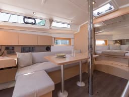 Oceanis 38.1 in Marmaris / Netsel Marmaris Marina thumbnail 6