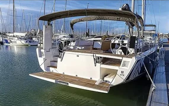 Dufour 470 in Mykonos / Tourlos Marina - Photo 1
