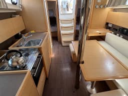 Oceanis 38 in Sukošan / D-Marin Dalmacija Marina thumbnail 9