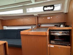 Bavaria Cruiser 34 in Athens / Alimos Marina thumbnail 12