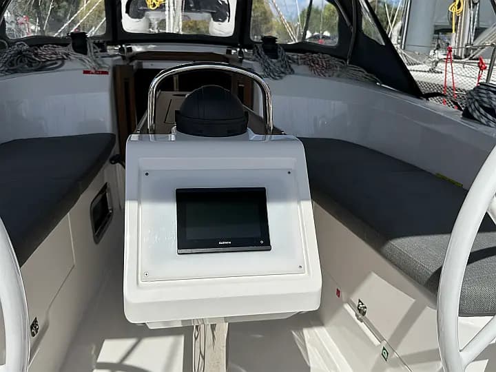Bavaria Cruiser 34 in Athens / Alimos Marina - Photo 5