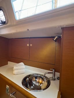 Sun Odyssey 409 in Hjellestad Marina thumbnail 10