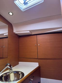 Sun Odyssey 409 in Hjellestad Marina thumbnail 12