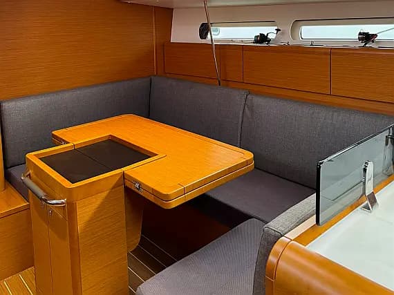 Sun Odyssey 409 in Hjellestad Marina - Photo 3