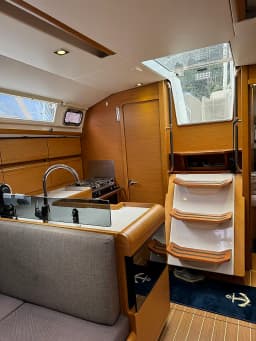 Sun Odyssey 409 in Hjellestad Marina thumbnail 5