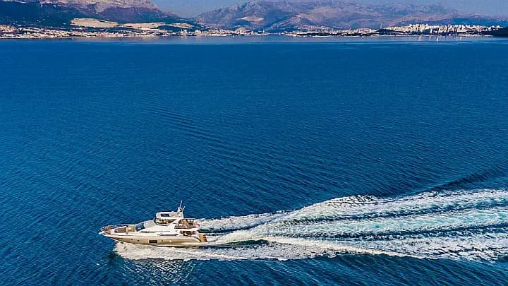 Azimut 66 in Kaštel Gomilica / Marina Kaštela - Photo 4