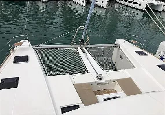 Lagoon 52F in Ibiza / Sant Antoni de Portmany Port 的甲板布局图