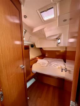Oceanis 54 in Lavrion Main Port thumbnail 12