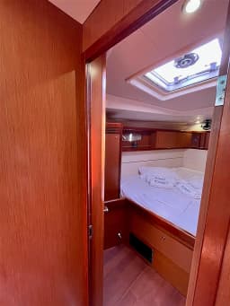 Oceanis 54 in Lavrion Main Port thumbnail 13