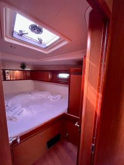 Oceanis 54 in Lavrion Main Port thumbnail 16