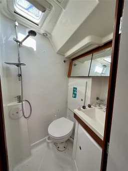 Oceanis 54 in Lavrion Main Port thumbnail 17