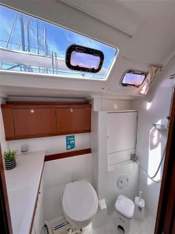 Oceanis 54 in Lavrion Main Port thumbnail 19