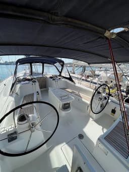 Oceanis 54 in Lavrion Main Port thumbnail 24
