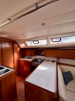 Oceanis 54 in Lavrion Main Port thumbnail 6