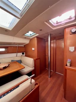 Oceanis 54 in Lavrion Main Port thumbnail 9