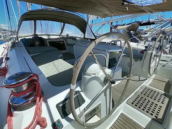 Jeanneau 53 in Sardinia / Portisco / Marina di Portisco - Photo 2