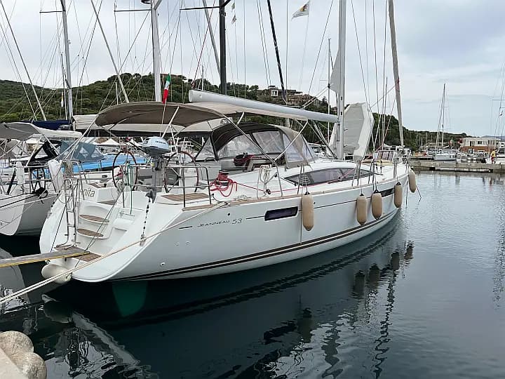 Jeanneau 53 in Sardinia / Portisco / Marina di Portisco - Photo 5