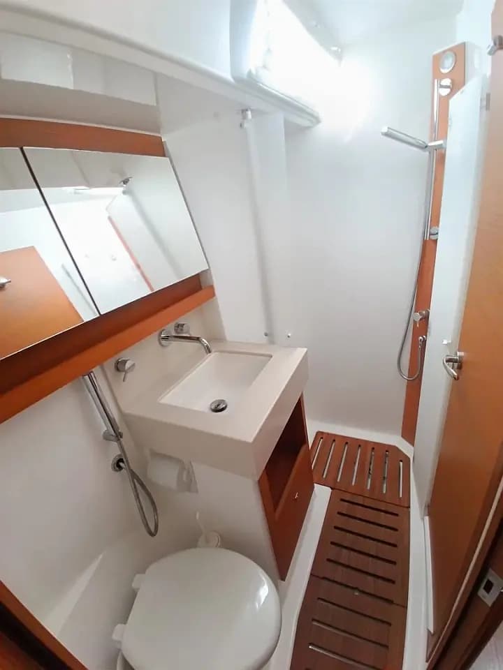 Dufour 530 in Sardinia / Cagliari / Marina di Bonaria - Photo 5