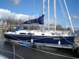 Hanse 370 in Altefähr Harbor thumbnail 6