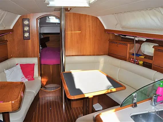 Sun Odyssey 37 in Izola / Marina Izola - Photo 3